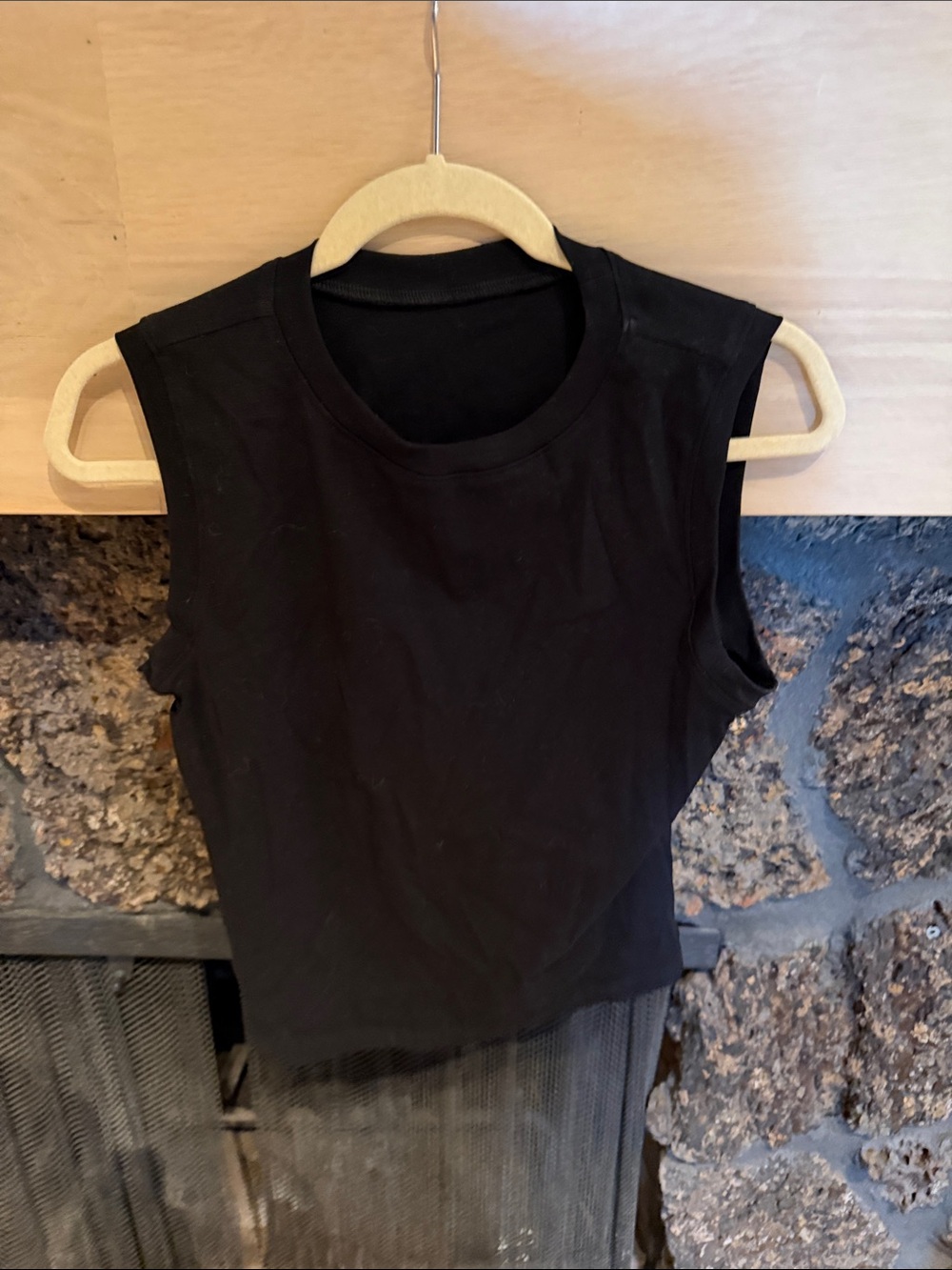Commense Black Sleeveless Crewneck Tank